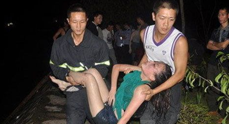 各色代妈轻生现场 被救后的尴尬场面曝光